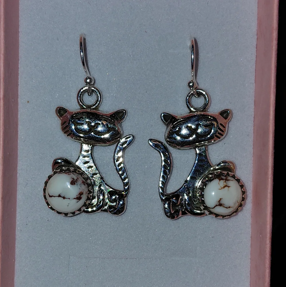 Sterling Silver Cat Earrings With Wild Horse Jasper Stones - Picture 4 of 5